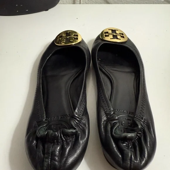 Tory Burch Black Flats with Gold Emblem - Picture 4 of 4